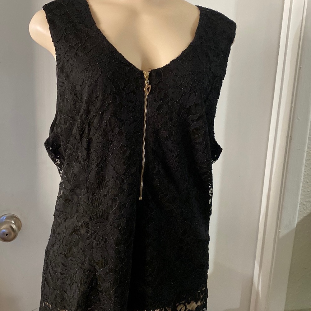 New top with tag